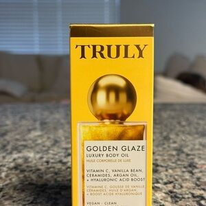 TRULY Golden Glaze Body Oil